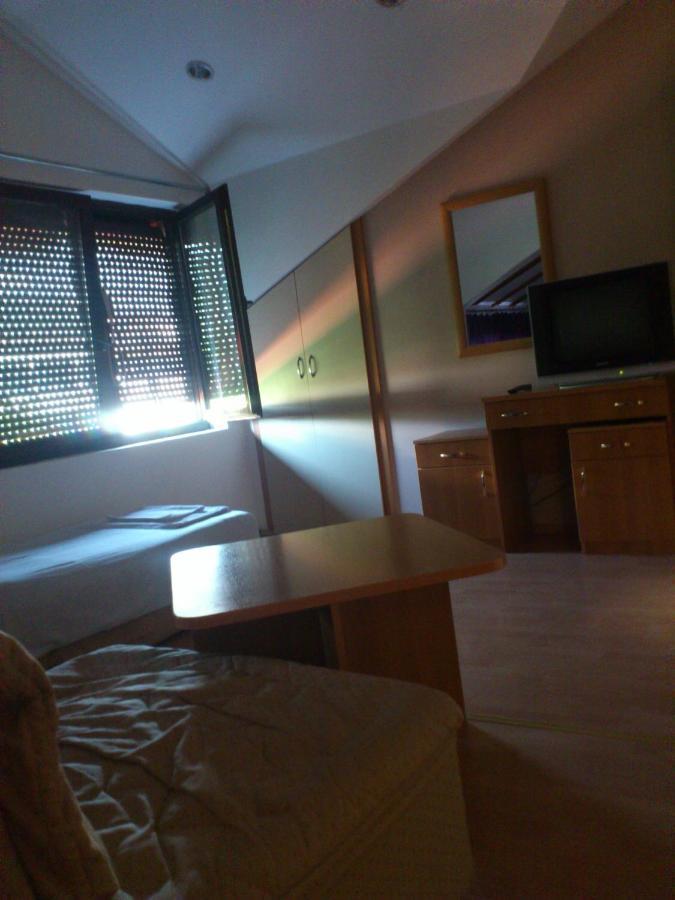 伊瓦诺斯奇一室公寓及客房旅馆 奥赫里德 客房 照片